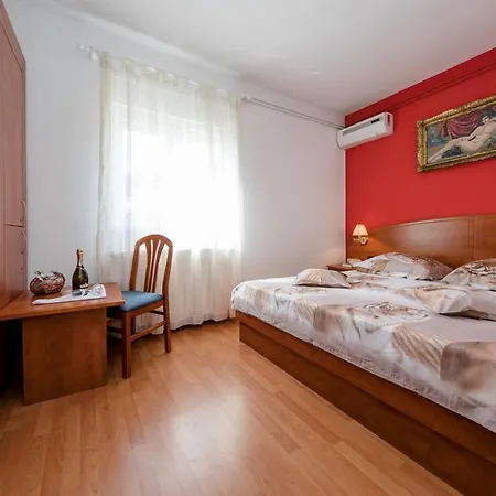 Dominik 2874 Palit